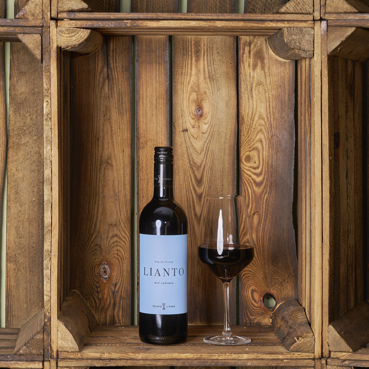 Primitivo del Salento „Lianto“ mit Glas in der Holzkiste