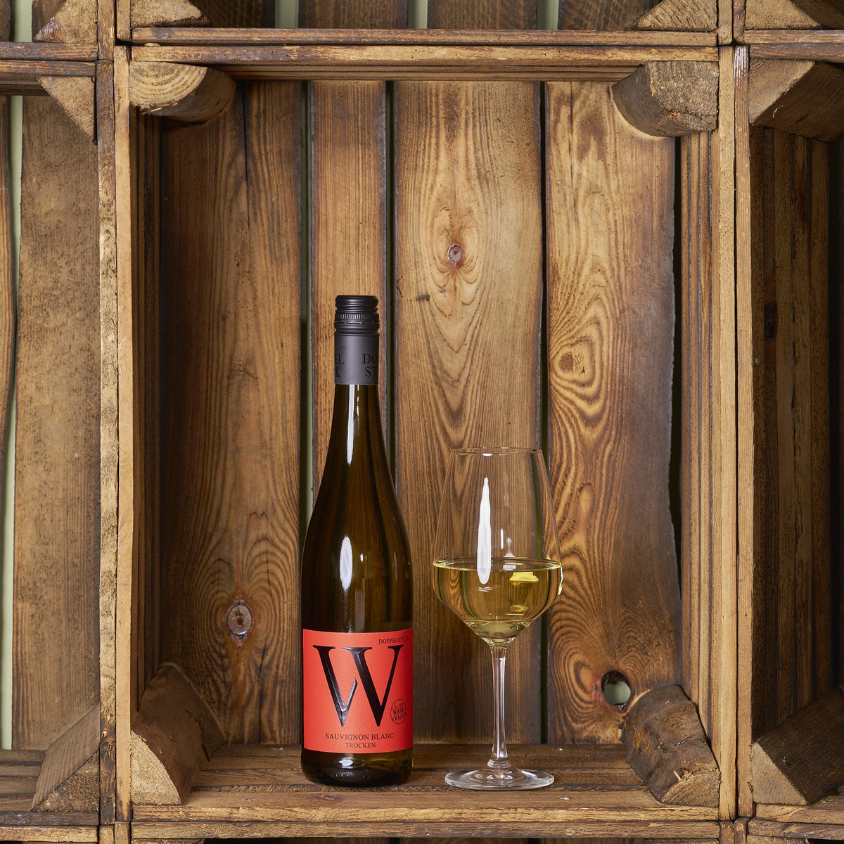 Sauvignon Blanc trocken „Doppelstück“ vom Weingut Wasem mit Glas in der Holzkiste