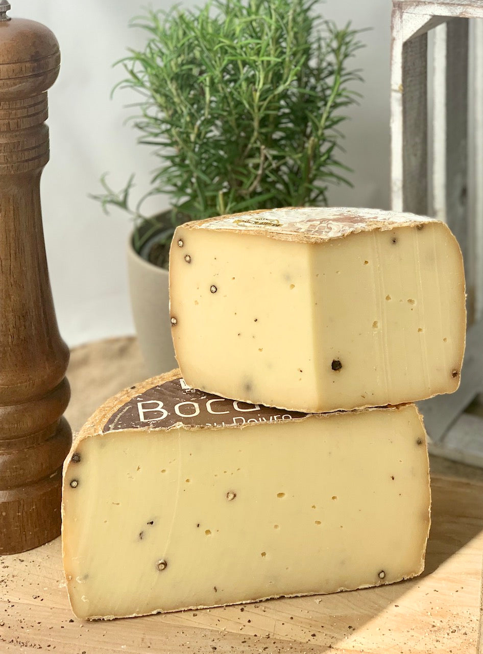 Bocardo – französischer Hartkäse mit Pfeffer