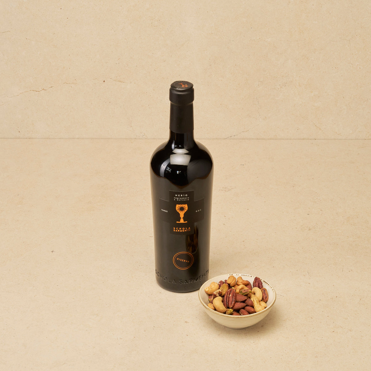 Nardò Rosso Riserva „Nerìo“ mit Nüssen