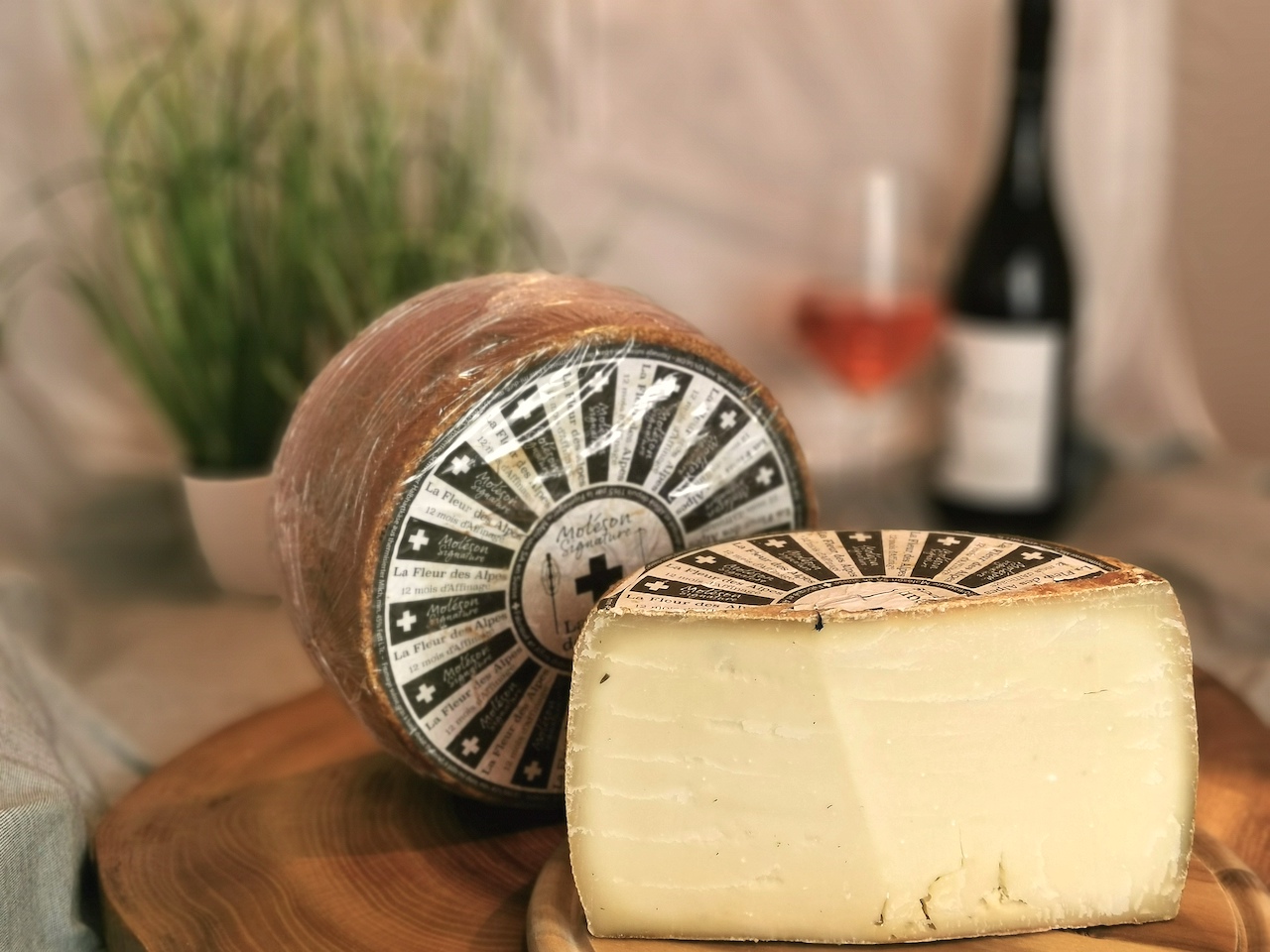FLEUR DES ALPES SIGNATURE - Schweizer Hartkäse 12 Monate gereift FLEUR DES ALPES SIGNATURE - Schweizer Hartkäse 12 Monate gereift