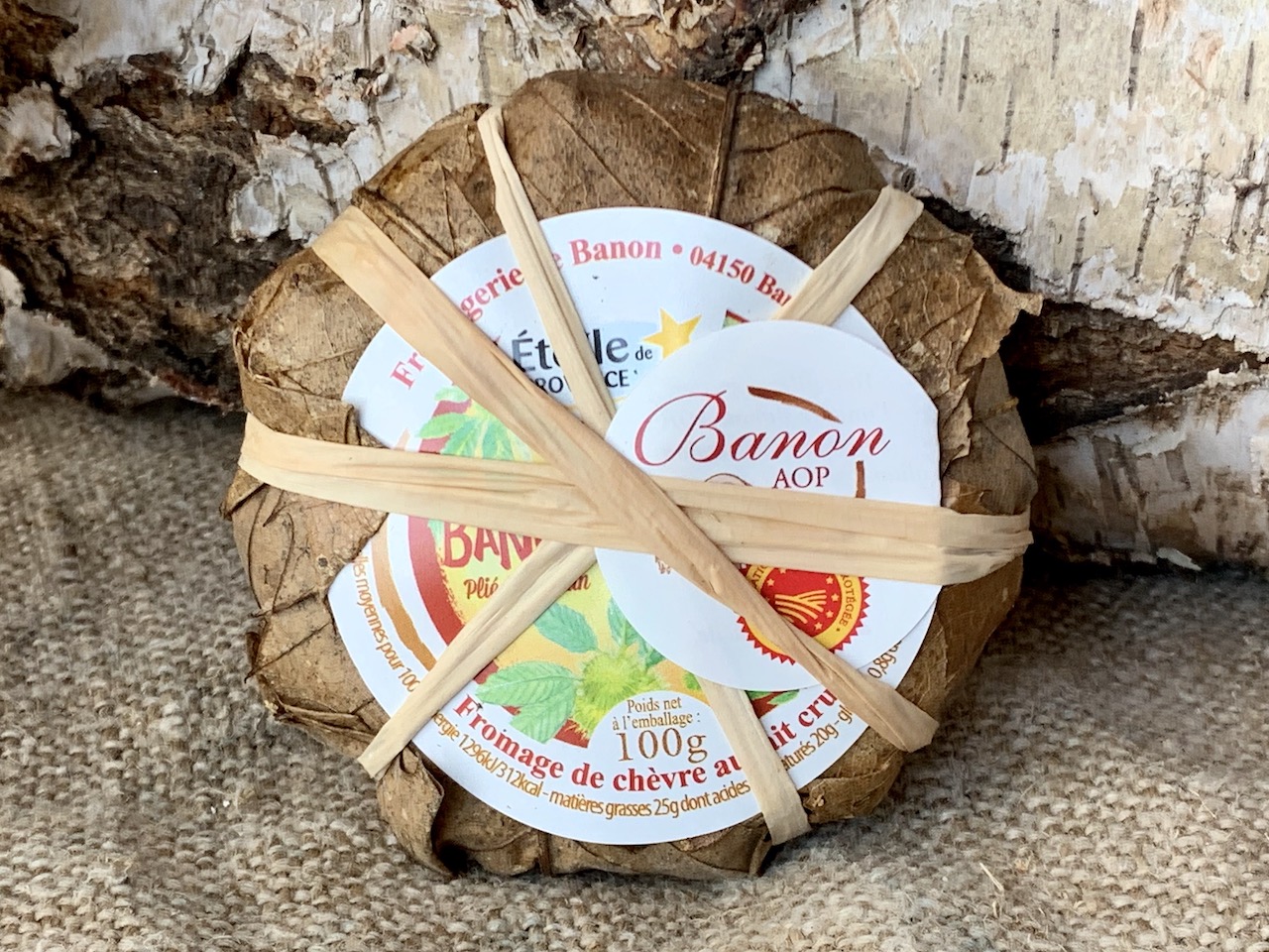 CHEVRE BANON AOP - Ziegenweichkäse im Kastanienblatt CHEVRE BANON AOP - Ziegenweichkäse im Kastanienblatt