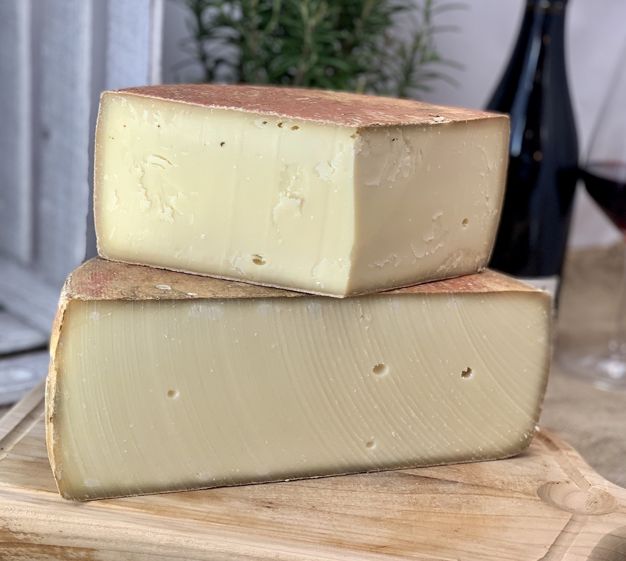 THURGAUER EXTRA REZENT - Schweizer Bergkäse THURGAUER EXTRA REZENT - Schweizer Bergkäse
