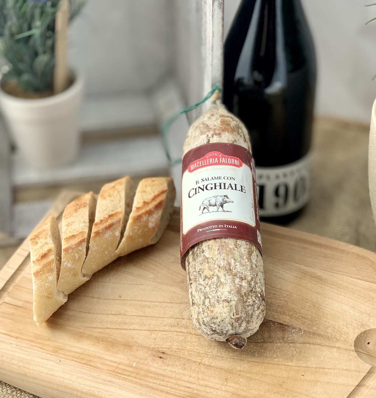 SALAME CON CINGHIALE, ca. 300 g SALAME CON CINGHIALE, ca. 300 g