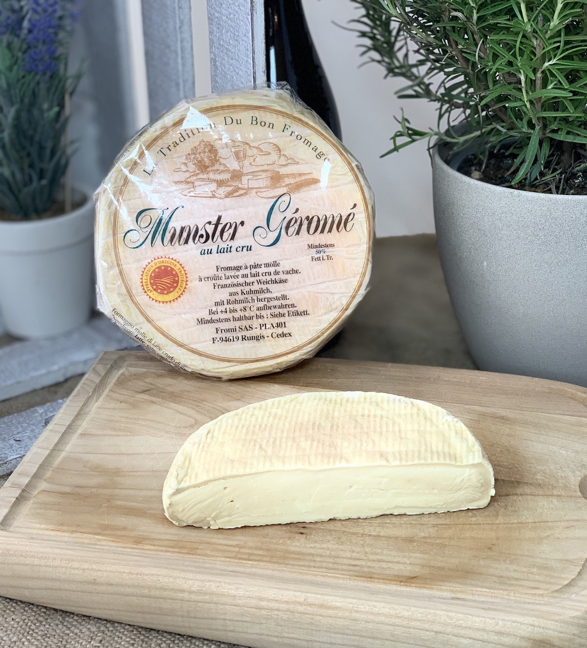 MUNSTER GÉROMÉ - Weichkäse mit Rotkulturen aus dem Elsass MUNSTER GÉROMÉ - Weichkäse mit Rotkulturen aus dem Elsass