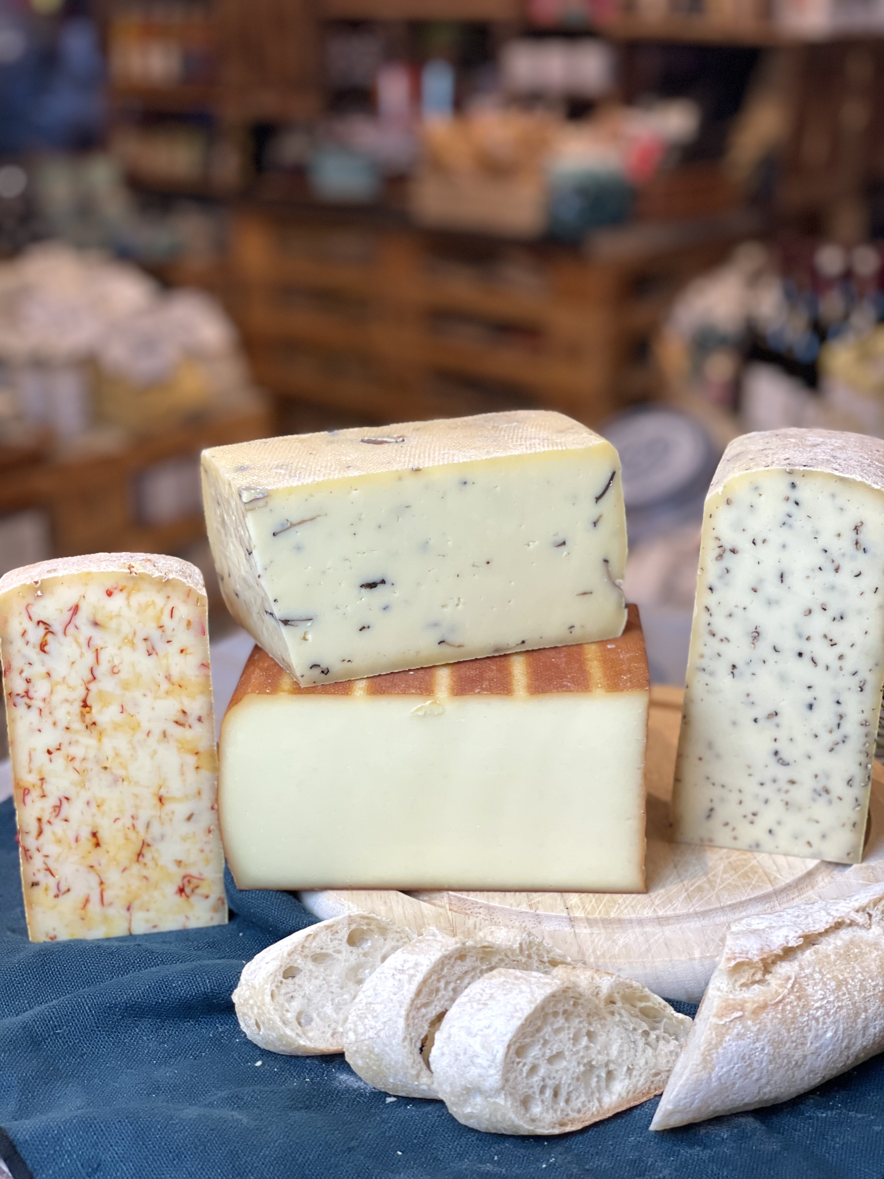 Raclette & Fondue Käse online bestellen | Fromagerie Geiß Online-Shop Raclette & Fondue Käse online bestellen | Fromagerie Geiß Online-Shop